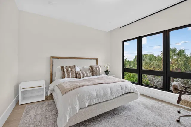  Residence photo 74
