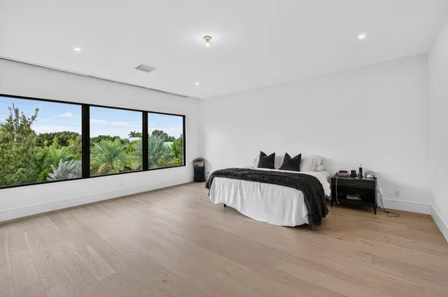  Residence photo 90