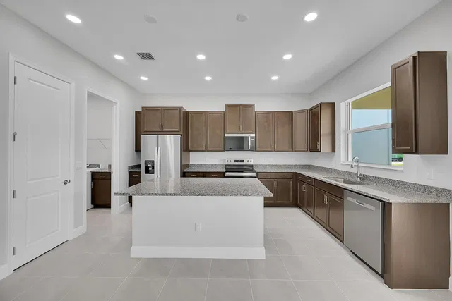 Residence photo 6