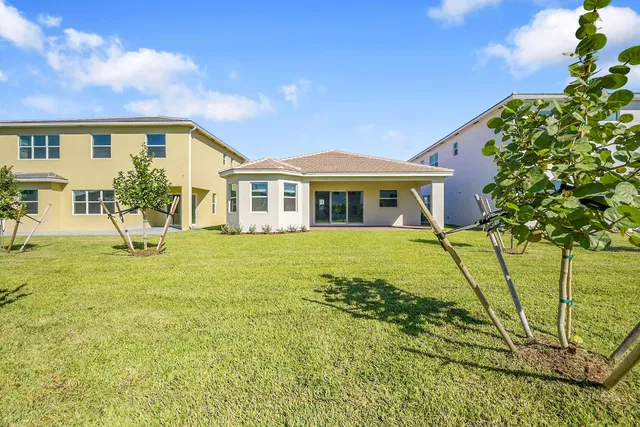Residence photo 19