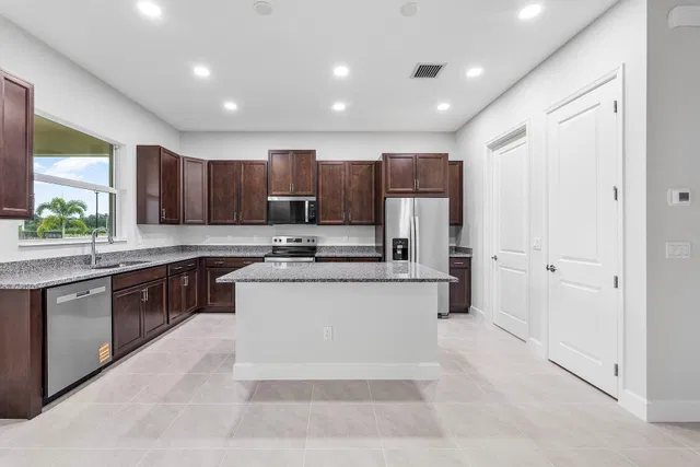  Residence photo 8