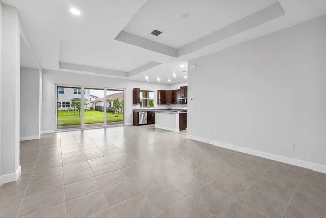  Residence photo 11