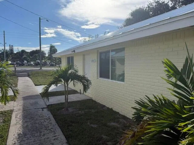 Residence photo 3