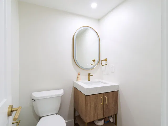  Unit E photo 13