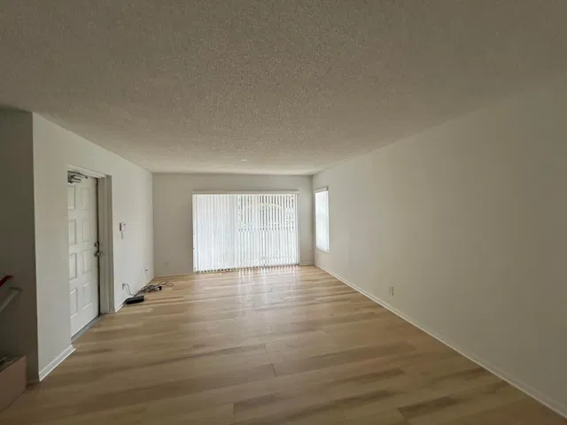  Unit C2 photo 4