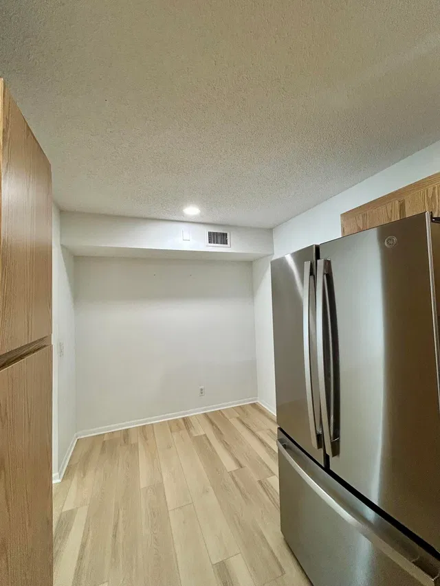 Unit C2 photo 8
