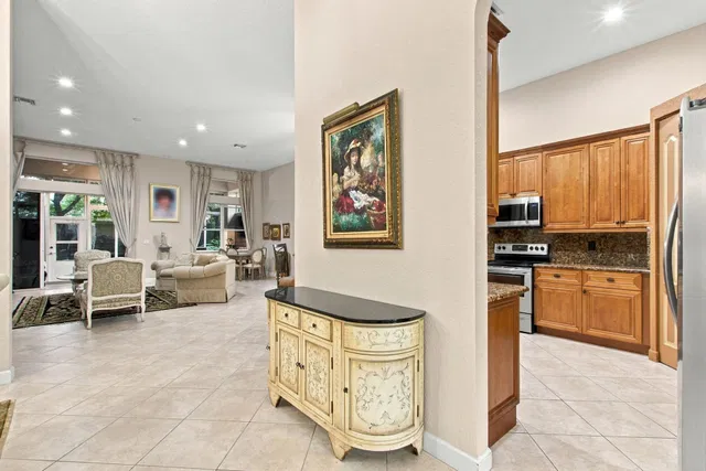  Residence photo 5