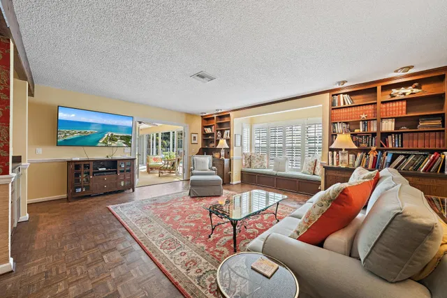 Residence photo 9