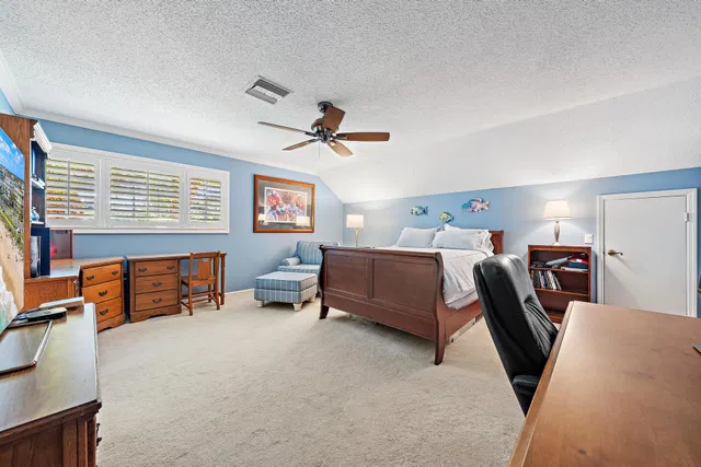 Residence photo 24