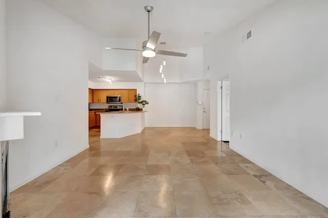 Unit 203 photo 5