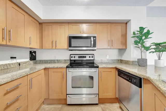 Unit 203 photo 9
