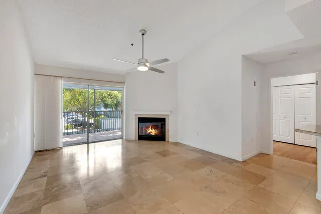 Unit 203 photo 13