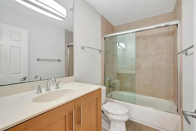 Unit 203 photo 17
