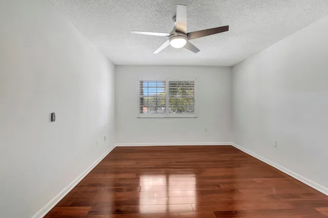Unit 203 photo 19
