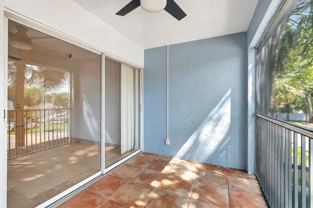 Unit 203 photo 28