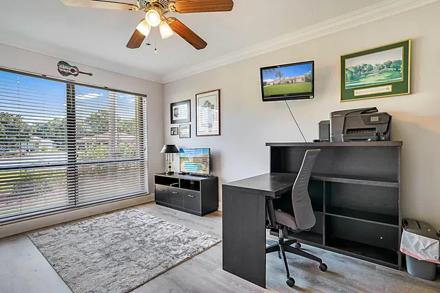 Residence photo 25