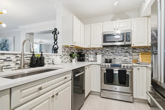 Flagler Pointe Unit 201 photo 3