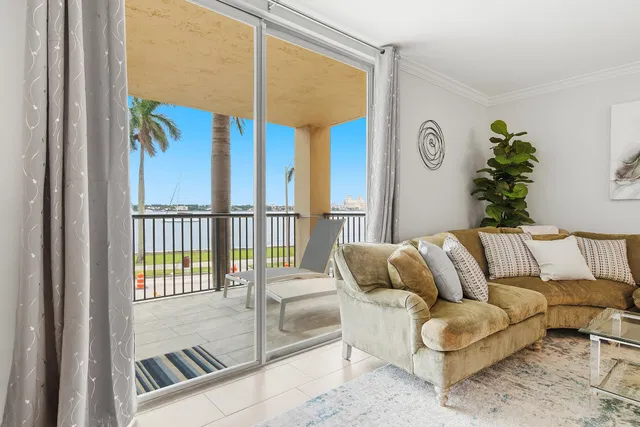 Flagler Pointe Unit 201 photo 12