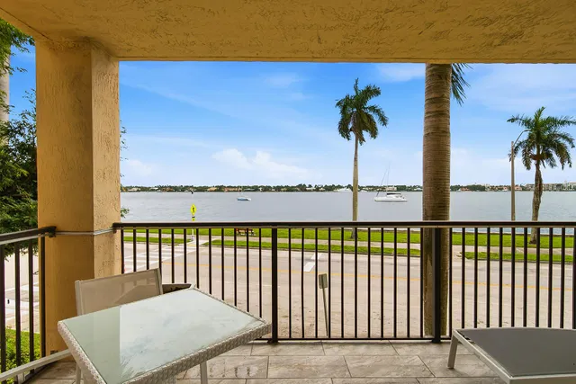 Flagler Pointe Unit 201 photo 14