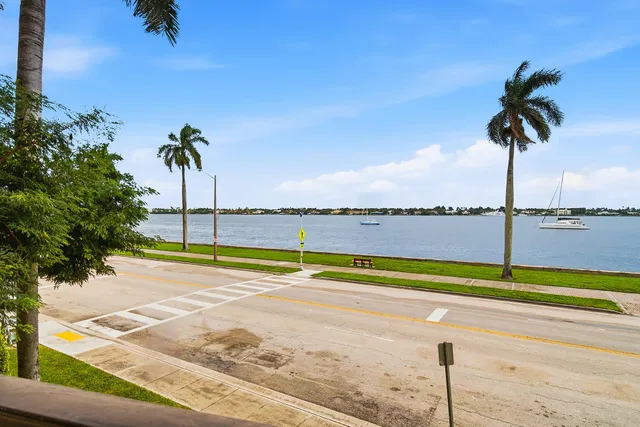 Flagler Pointe Unit 201 photo 16