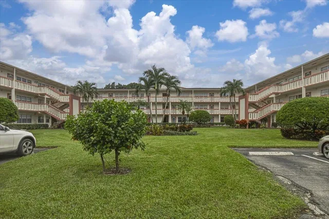 Unit 291 photo 2