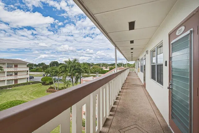 Unit 291 photo 4