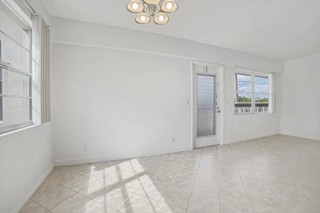 Unit 291 photo 9