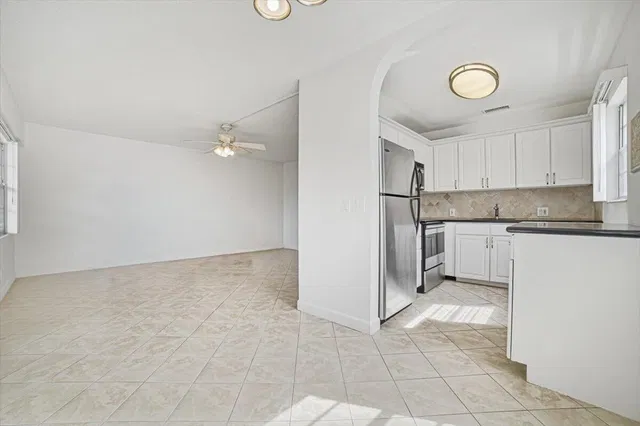 Unit 291 photo 10
