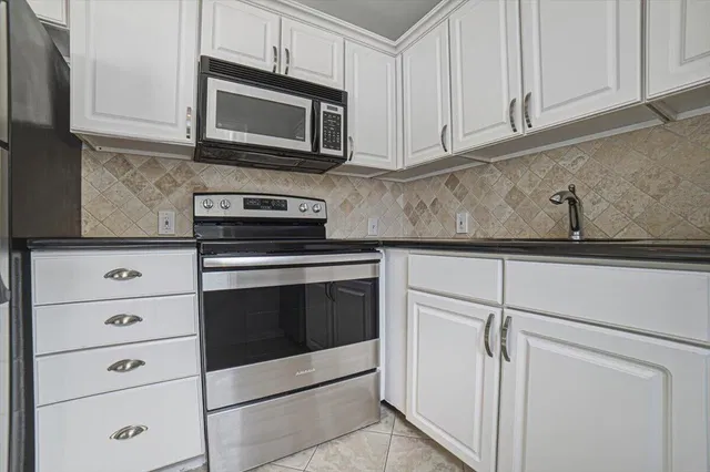 Unit 291 photo 11