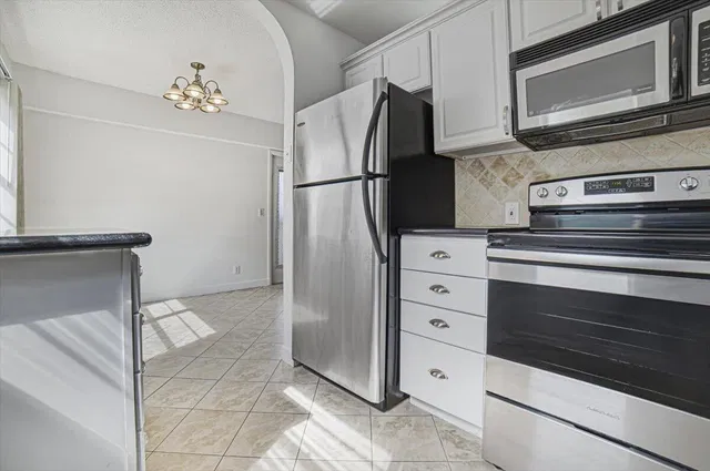 Unit 291 photo 12
