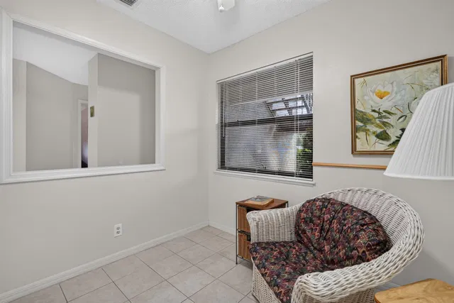 Residence photo 12