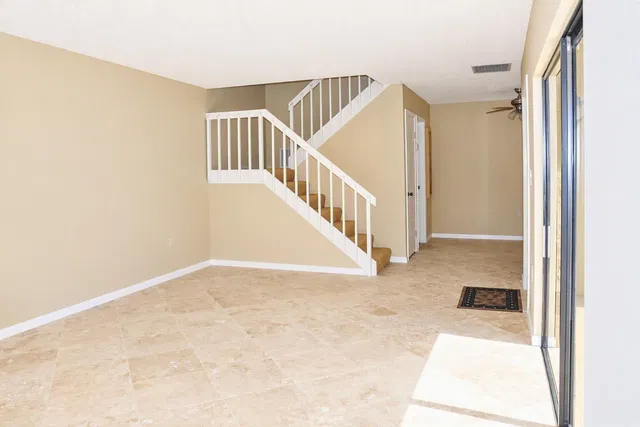  Residence photo 4