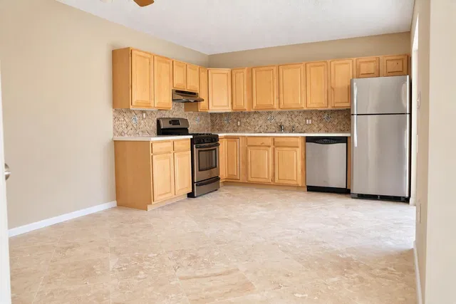  Residence photo 5