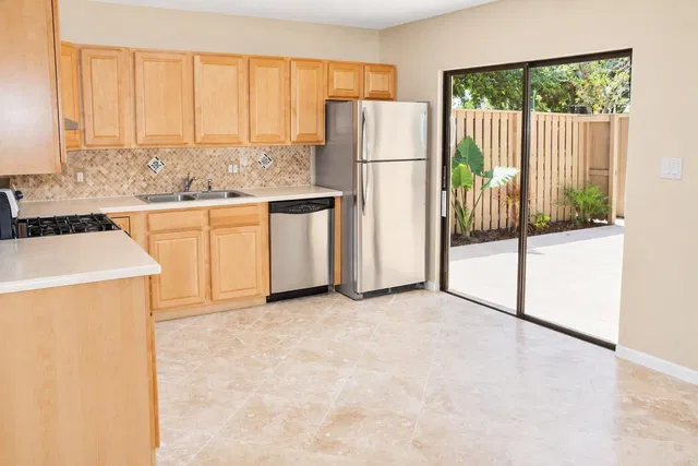  Residence photo 6