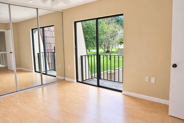  Residence photo 11