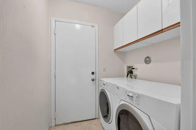 Unit E photo 20