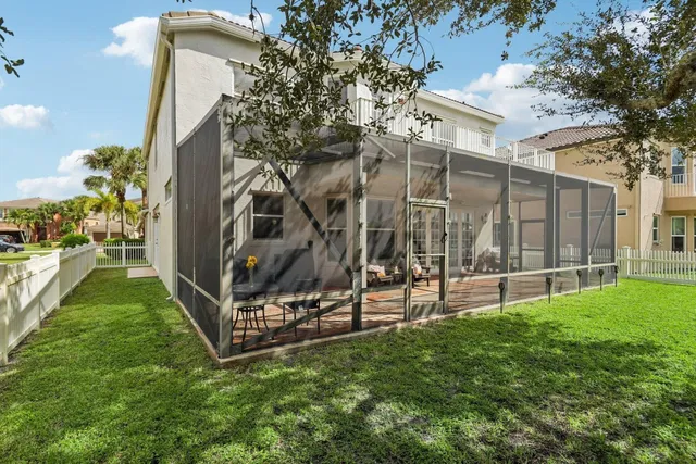  Residence photo 32