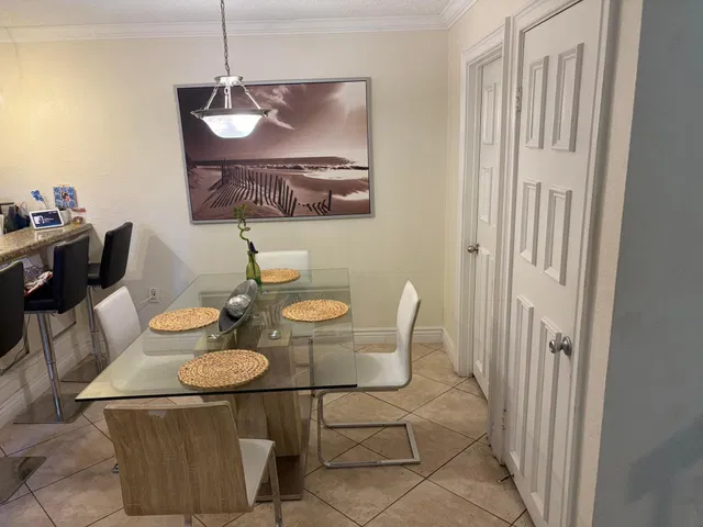 Residence photo 12