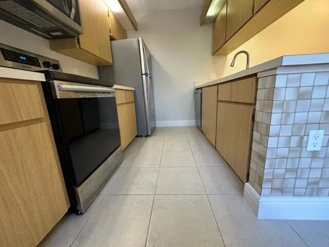  Residence photo 4