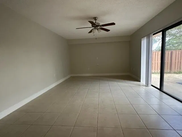  Residence photo 7