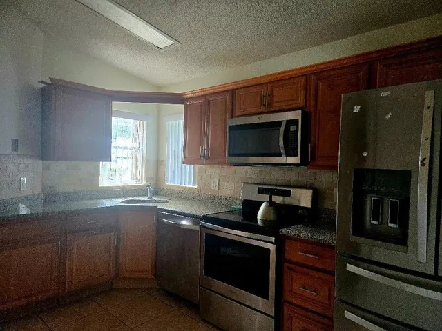 Residence photo 4