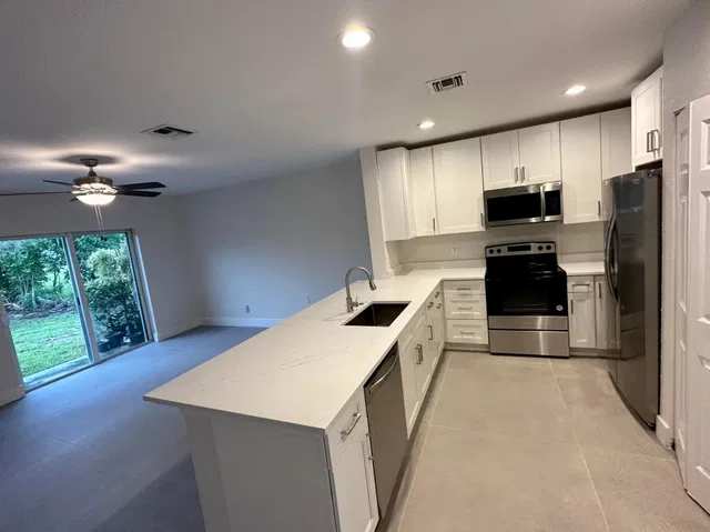  Residence photo 4