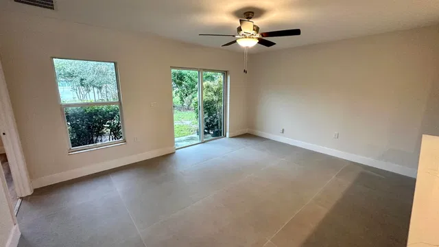  Residence photo 6