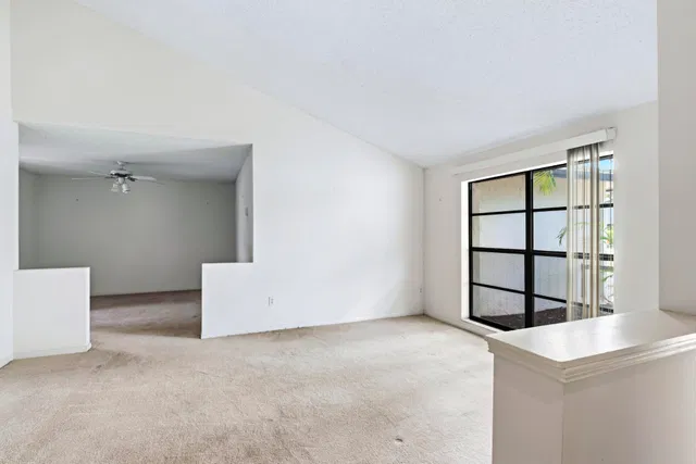 Residence photo 5