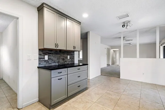 Residence photo 15