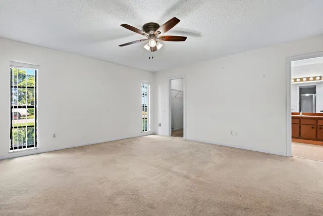 Residence photo 24