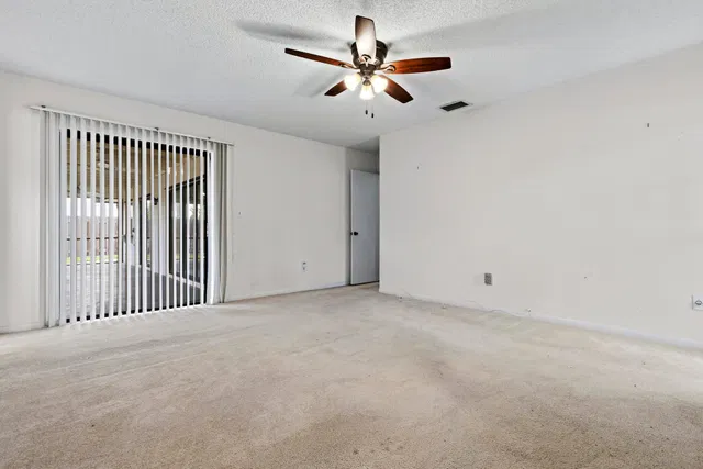 Residence photo 26