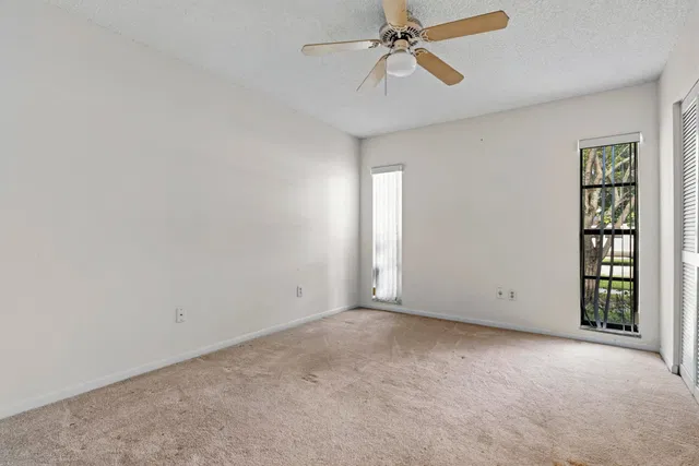 Residence photo 34