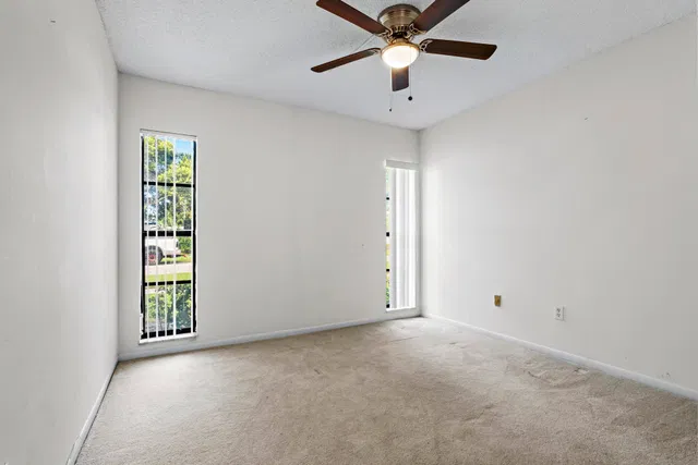 Residence photo 37