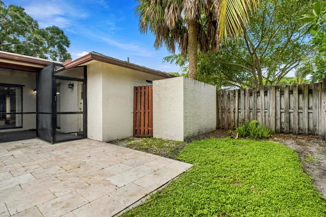 Residence photo 44